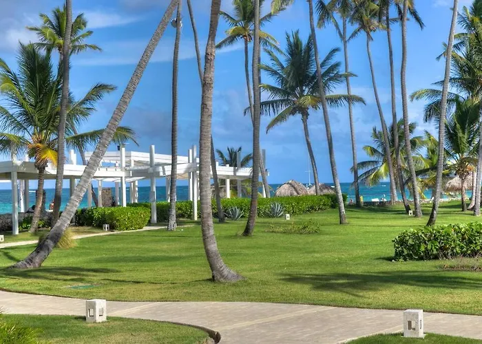 Haustierfreundliches Exclusive Beachfront 2-Bedroom Apartment Turquesa H202 2Bdr Punta Cana