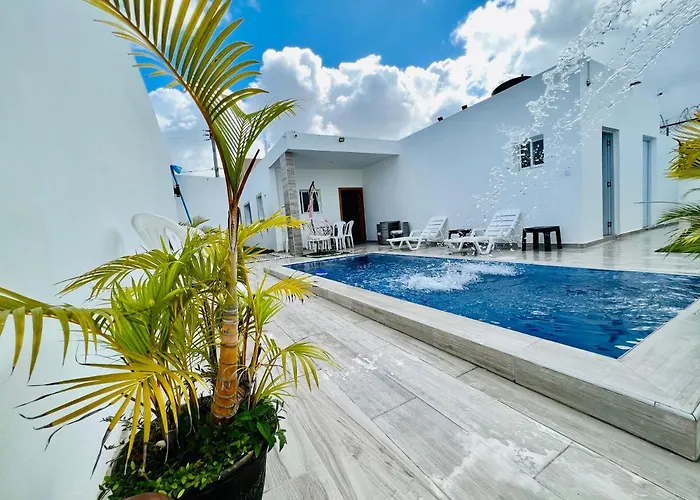 Villa Con Piscina Y Jacuzzi En Punta Cana with Pool