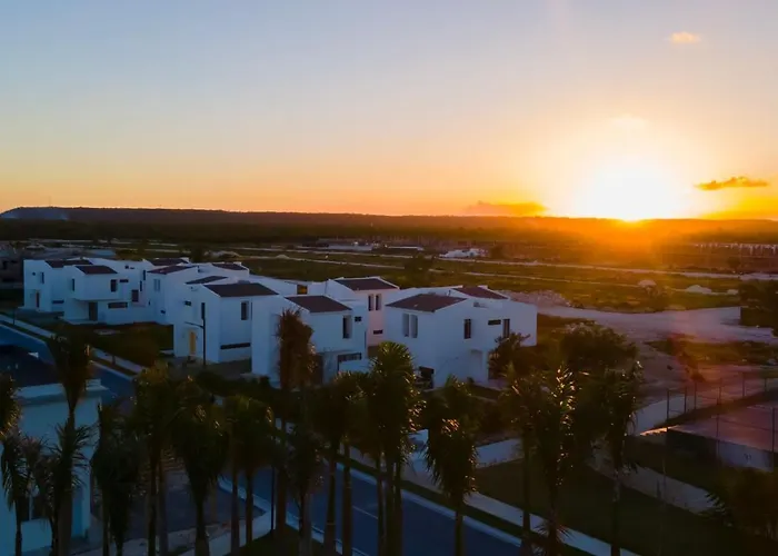 Hermosa Villa De Tres Habitaciones Con Piscina Punta Cana