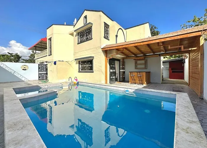 Luz'S Pool House Villa Santo Domingo