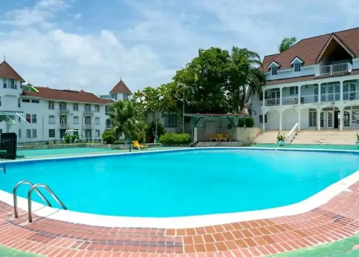 Haustierfreundliches Cozy Apartment W/Ocean View, Pool & Beach Access Montego Bay