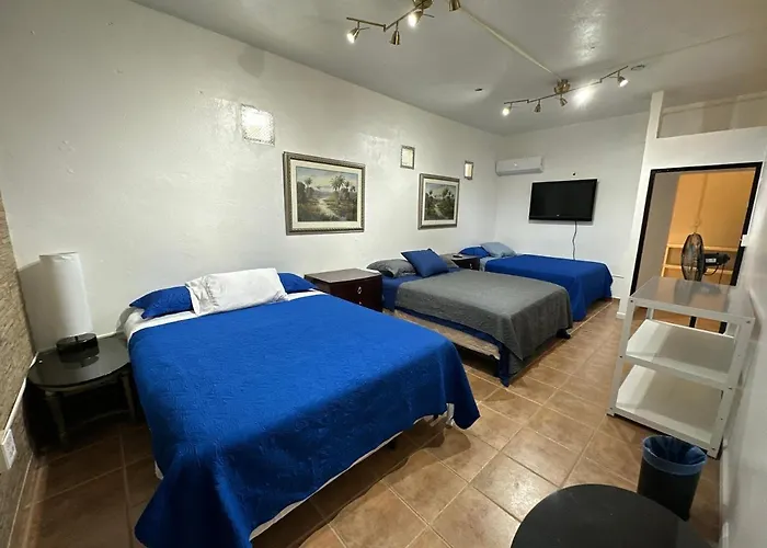 Mayaguez Unit 1, Fully Equipped Apartment, Near Beach, Sleeps Up To 20