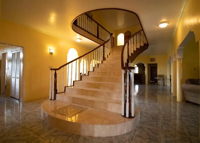 Round View Guest House Port Antonio