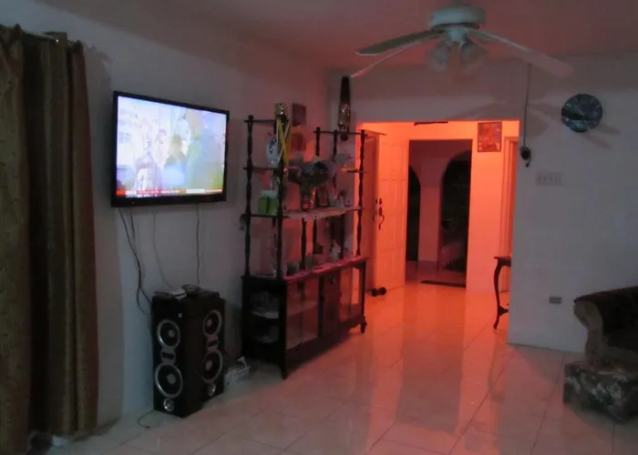 Tina'S Guest House Ocho Rios