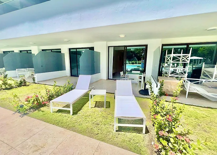 Spectacular Ground Floor With Direct Access To The Infinity Pool And Views Of The Golf Course-G115 Star Apartamento Punta Cana aceita animais de estimação