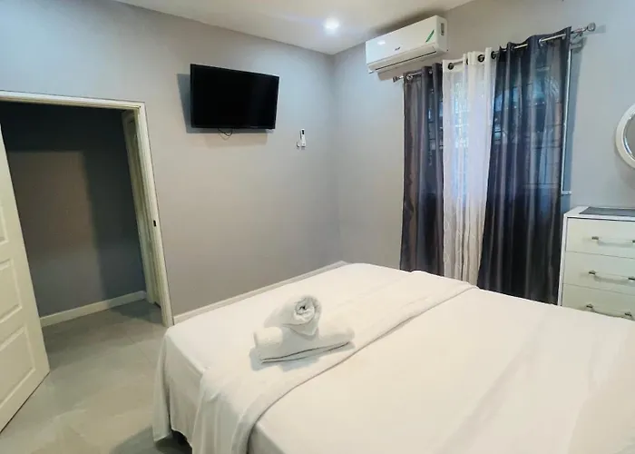 Kingston Vacation Home Two Bedroom