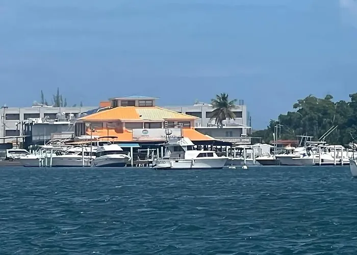 Hotel Vista Bahia & Marina Salinas