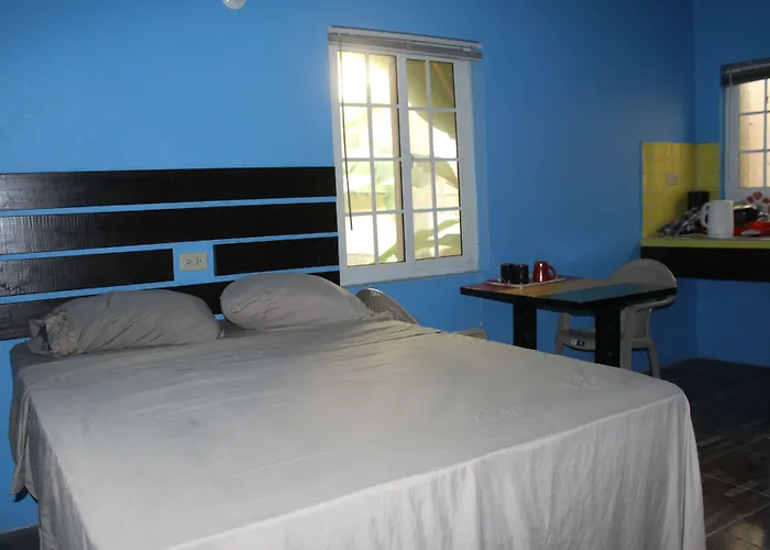 Labrish Guest House Kingston