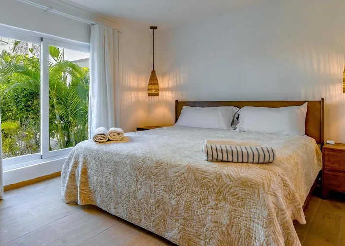 Oceanfront Kite Beach, 2Br, Patio, Pool, 30 Steps To Sand Cabarete