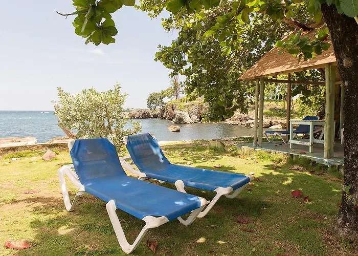 Sea Breeze Beach Studio - Negril