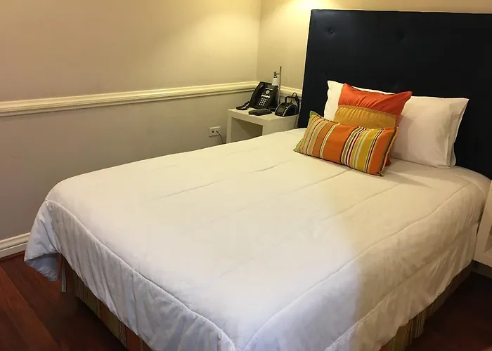 Eden Gardens Wellness Resort & Spa Kingston - 4 star Hotel