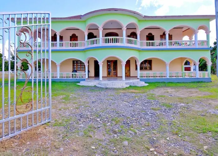 Dolphin Bay Yoga Guest House Drapers