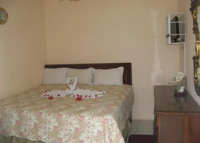 Executive Shaw Park Guest House Ocho Rios
