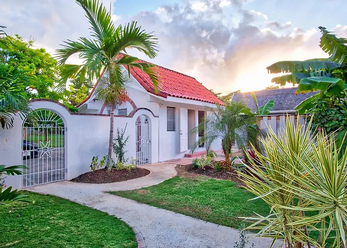 Private Sunspot Villa Runaway Bay