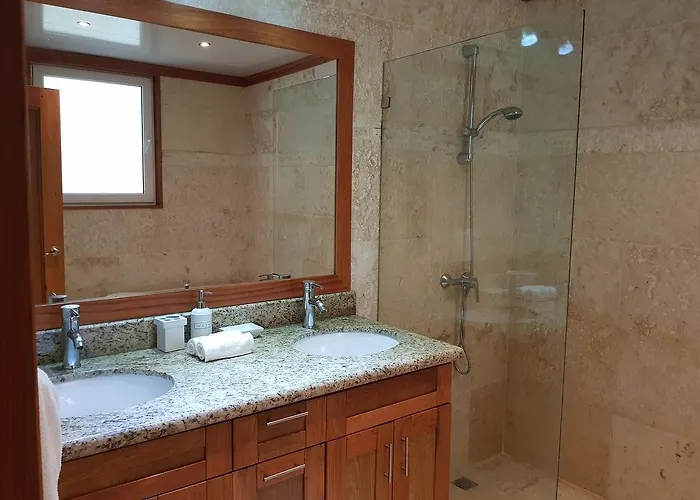 Boutique Luxury Oceanview Condo 2 Br/2.5 Ba Sosúa
