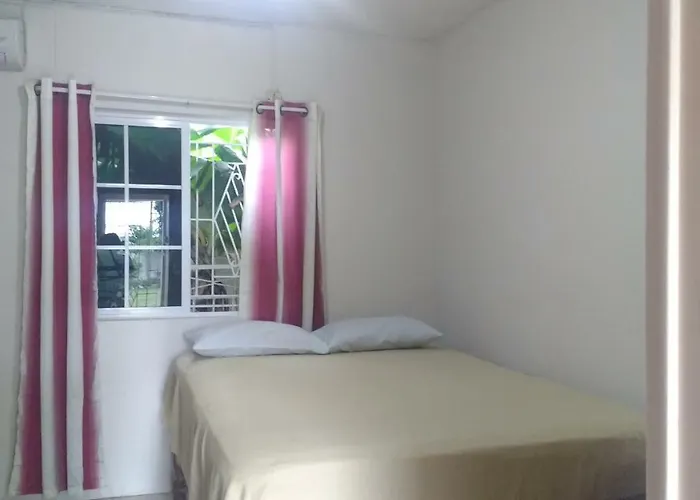 Yard Style Hotel Kingston